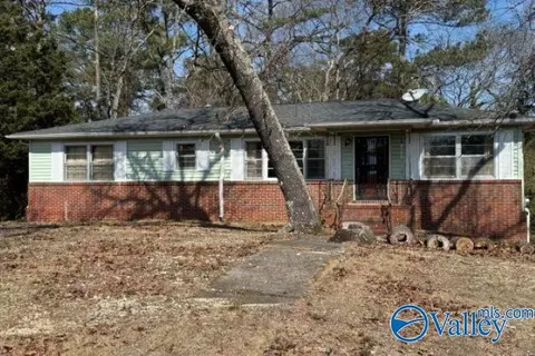 7000 Rowan Rd, Leeds, AL 35094