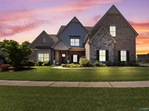 105 Willow Lake Cir, Huntsville, AL 35824