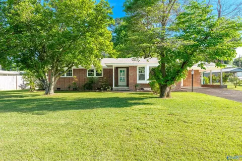 103 Rivermont Dr, Sheffield, AL 35660