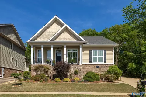 2814 Talon Cir, Huntsville, AL 35811