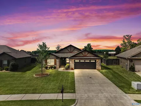 104 White Rock Dr, Harvest, AL 35749