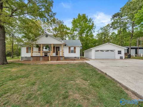 155 Spears St, Sylvania, AL 35988