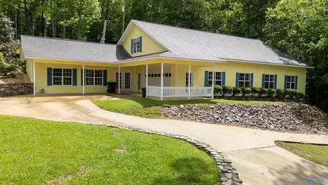 Exterior - 1204 Sibert Dr, Glencoe, AL 35905 photo 6 of 10