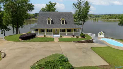 Exterior - 1204 Sibert Dr, Glencoe, AL 35905 photo 9 of 10