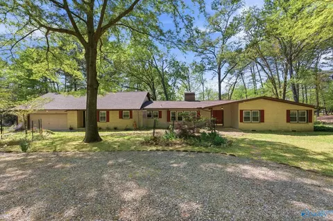2612 Vista Dr, Huntsville, AL 35803