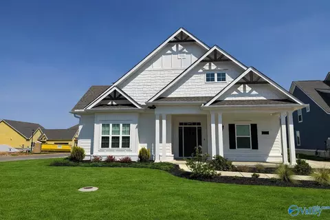 200 Midvale Cir, Harvest, AL 35749