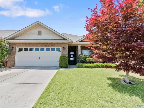 337 Lady Hawk Ln, Huntsville, AL 35824
