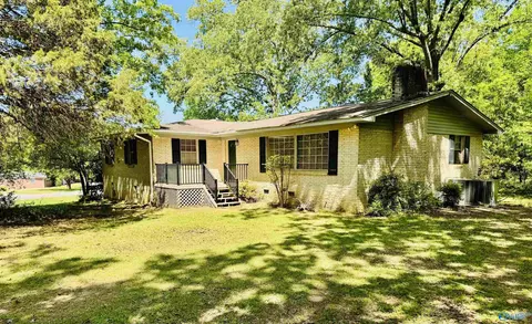 409 Sobotka St, Hartselle, AL 35640