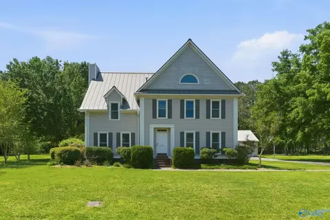 222 Montgomery Dr, Moulton, AL 35650
