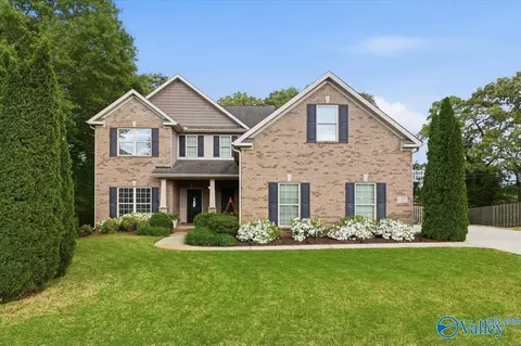 127 Whippoorwill Dr, Huntsville, AL 35811