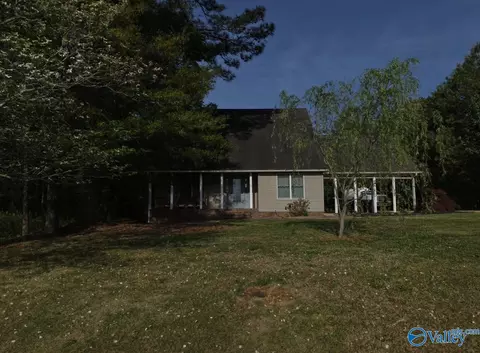 17475 Fairway Dr, Athens, AL 35613