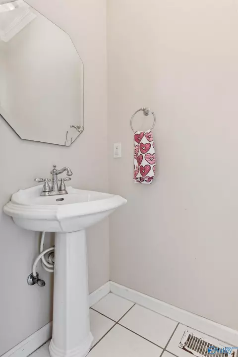 Bath - 280 County Road 1542, Eva, AL 35621 photo 3 of 4