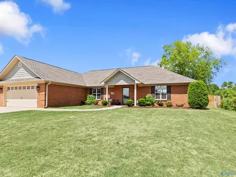 24147 Kadence Ln, Athens, AL 35613