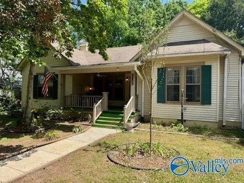 207 East St, Athens, AL 35611