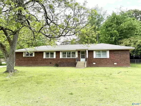 1900 Noccalula Rd, Gadsden, AL 35904