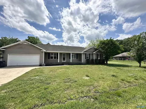 905 Vine St, Glencoe, AL 35905