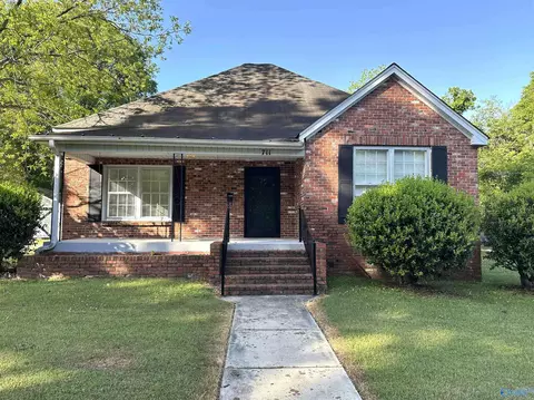 711 Nuckolls St, Gadsden, AL 35903