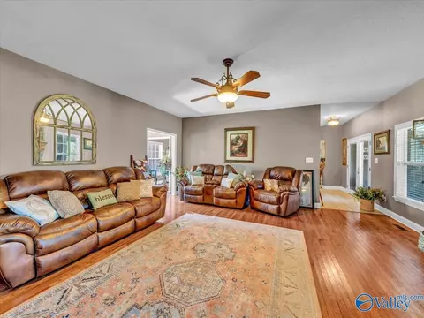Living - 1868 County Road 51, Dutton, AL 35744 photo 2 of 5