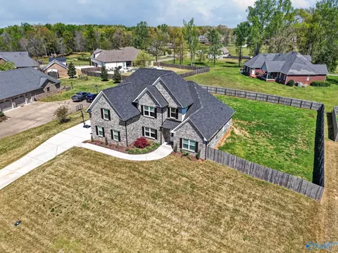 27 Hancock Rd, Fayetteville, TN 37334