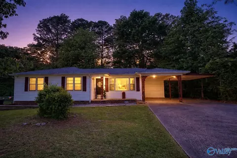 1641 Arrowhead Dr, Gadsden, AL 35903