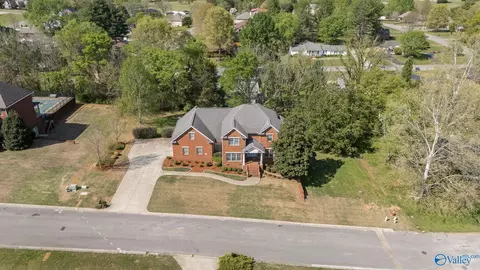 913 Dogwood Dr, Fayetteville, TN 37334