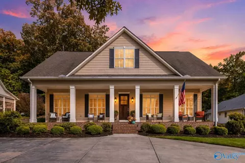 2305 Sunset Dr, Guntersville, AL 35976