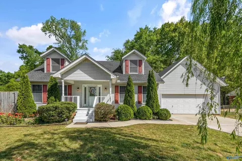 207 Backwood Trl, Hazel Green, AL 35750