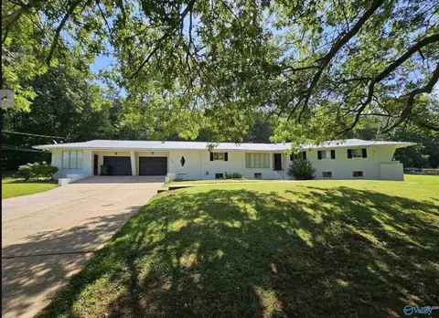 166 Kimberly Dr, Woodville, AL 35776