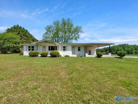 1033 Oak Grove Rd, Rainsville, AL 35986