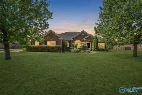 114 Parkview Dr, Meridianville, AL 35759