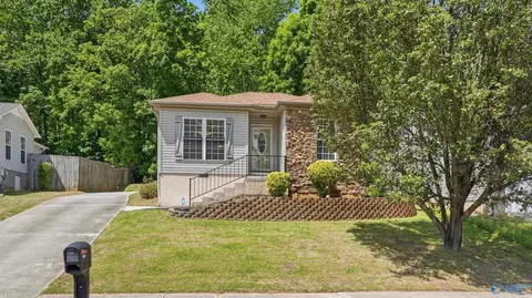 198 NE Hollington Dr, Huntsville, AL 35811