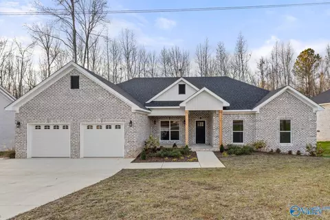 450 Horseshoe Hills Rd, Killen, AL 35645