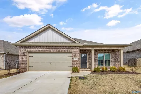 21825 Natures Cove Dr, Athens, AL 35613