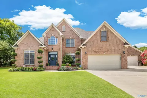 1701 Camden Cir, Decatur, AL 35603