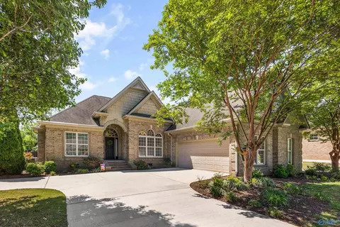 25986 Rosedown Dr, Athens, AL 35613