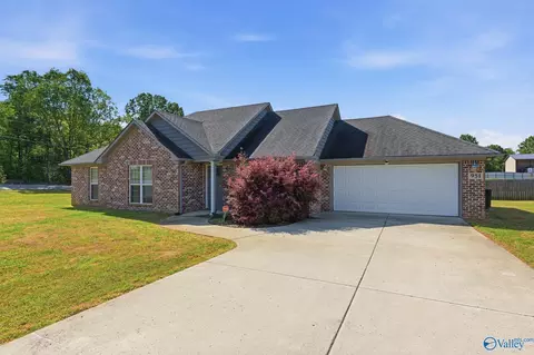 951 Charley Patterson Rd, New Market, AL 35761