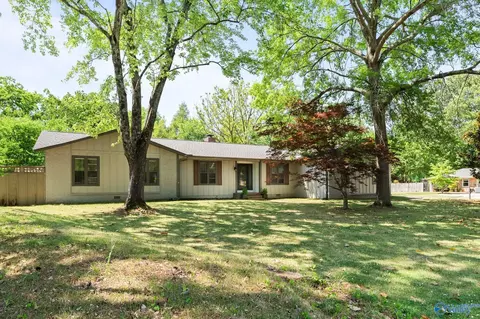 7901 Mcintosh Cir, Huntsville, AL 35802