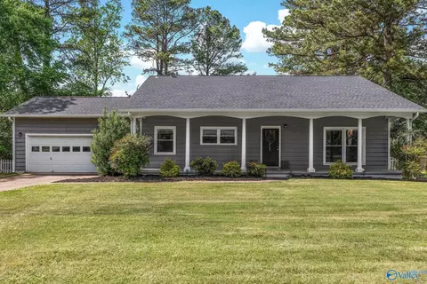 2106 Mythewood Dr, Huntsville, AL 35803