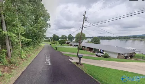 32 N Lakemont Dr, Southside, AL 35907