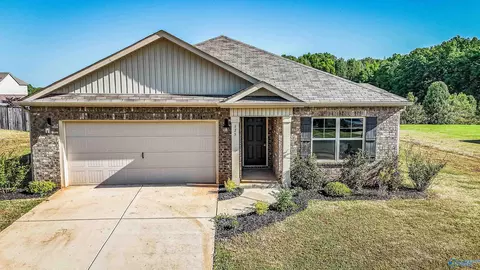 175 Meadow Ridge Dr, Hazel Green, AL 35750