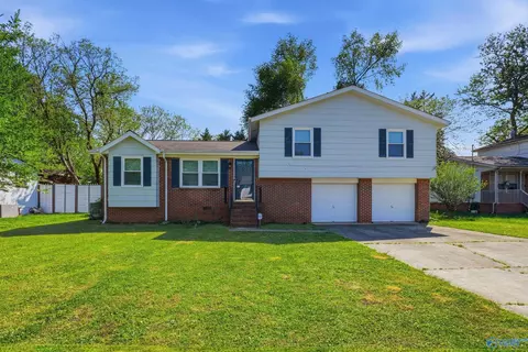 4045 Knollbrook Dr, Huntsville, AL 35810