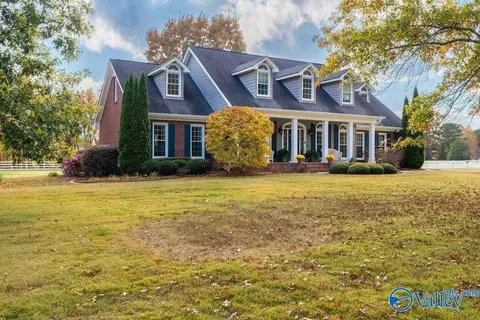 506 Mulberry Rd, Hazel Green, AL 35750