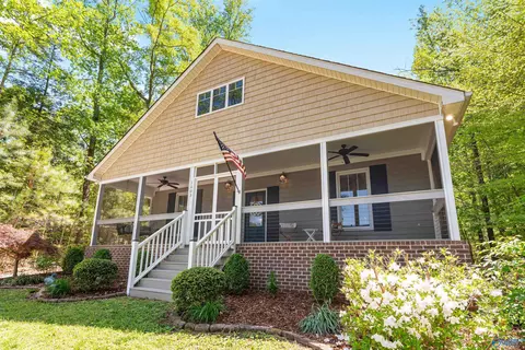 1603 Snug Harbor Dr, Grant, AL 35747