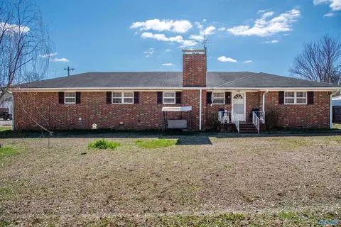 502 NW Pine St, Hartselle, AL 35640