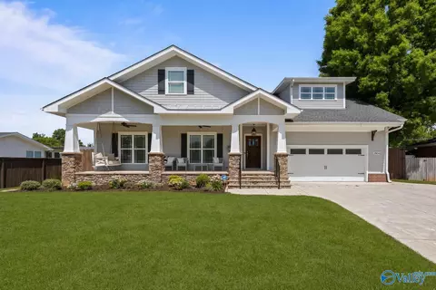 2806 Irwin Rd, Huntsville, AL 35801