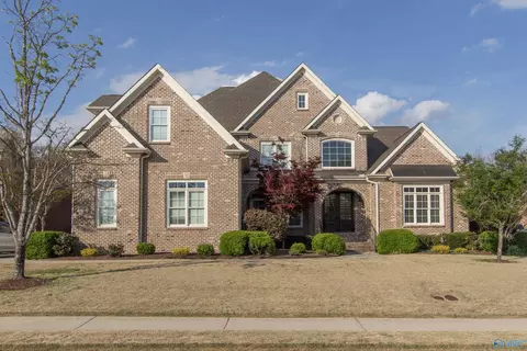 3107 Brook Park Dr, Owens Cross Roads, AL 35763
