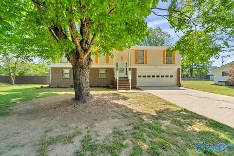 1407 Longbrook Dr, Cullman, AL 35055