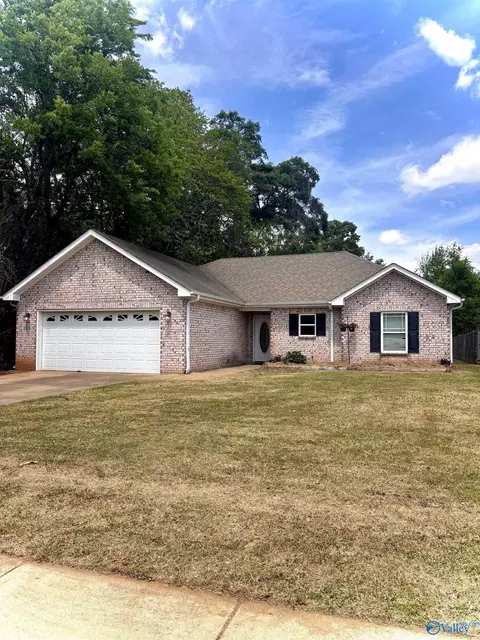 103 Summerset Ln, Huntsville, AL 35811
