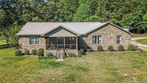 192 Peek Rd, Hartselle, AL 35640