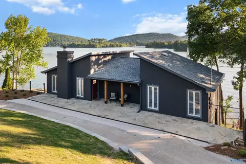 1217 Lakemont Dr, Southside, AL 35907